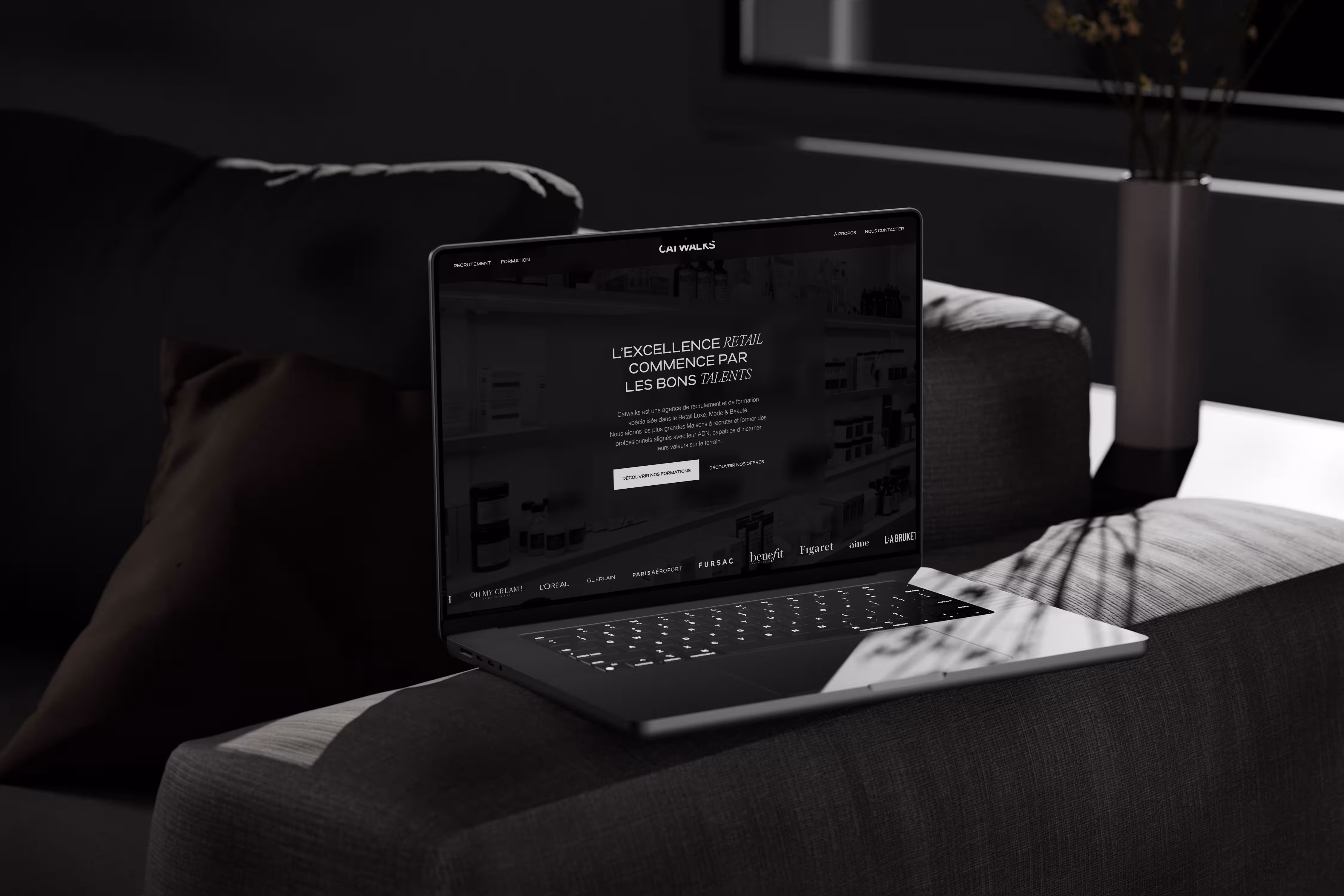 MacBook Pro avec projet affiché